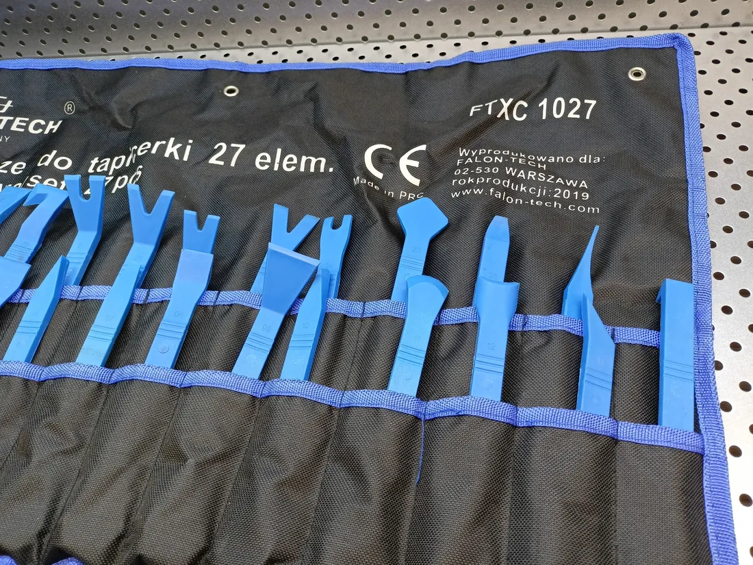 zestaw-sciagaczy-do-tapicerki-27-el