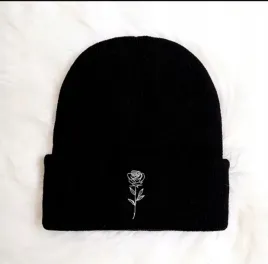 czapka-zimowa-beanie-roza-prezent