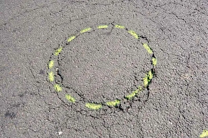 nivel-system-farba-fluo-tp-czerwona-pojemnosc-500-ml-stan-nowy