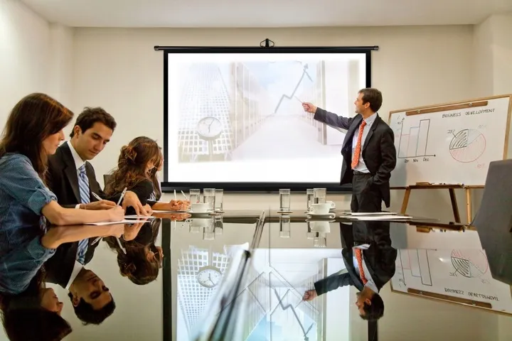 rzutnik-projektor-overmax-multipic-3-5-ekran-hd