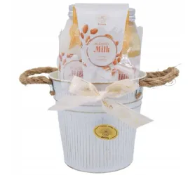 aurora-zestaw-almond-milk-zel-pod-prysznic-balsam-krem-do-rak-myjka