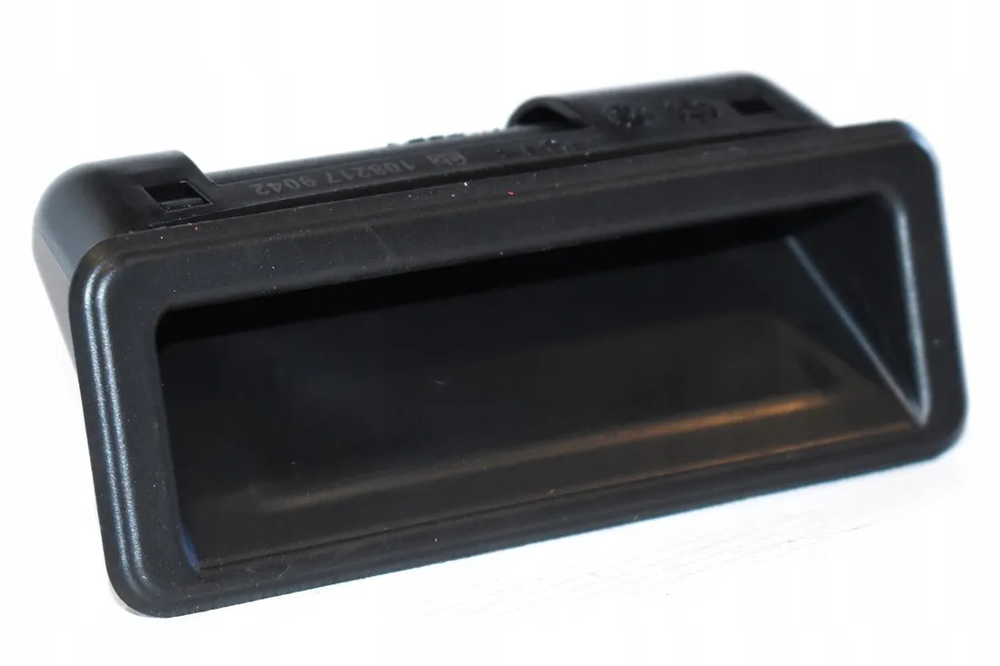 przycisk-tylnej-klapy-bmw-e60-e61-e70-x5-e71-x6-e82-e84-x1-e90-e91-e92-e93