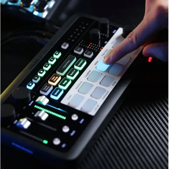 interfejs-mikser-audio-do-streamow-ulanzi-ucaster-ax01-stan-nowy