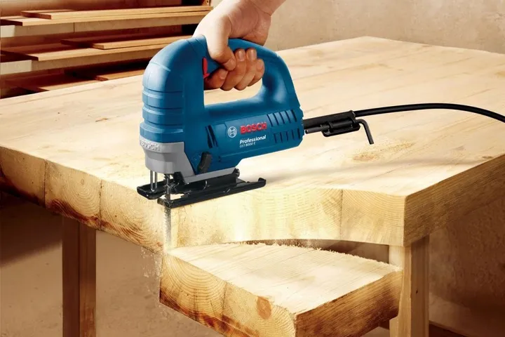 wyrzynarka-710w-gst-8000e-bosch