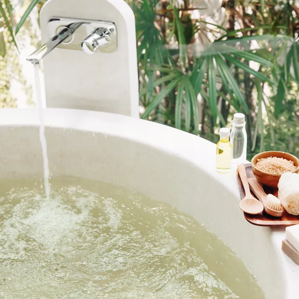 mydlo-do-ciala-foufour-owocowo-zurawinowy-100-ml-125-g-prezent-na-swieta-produkt-nie-zawiera-olejow-mineralnych-parafiny-peg-skladnikow-pochodzenia-zwierzecego