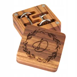 ekskluzywne-drewniane-pudelko-na-spinki-do-mankietow-z-grawerem