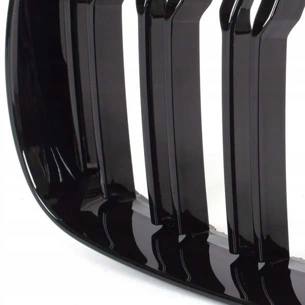 grill-nerki-atrapa-do-bmw-1-e81-e82-e87-e88-czarny-polysk-przed-lift-waga-z-opakowaniem-0-84-kg