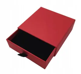 pudelko-pierscionek-kolczyki-na-prezent-czerwone