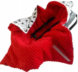 kocyk-minky-z-kapturem-nosidelka-fotelika-otulacz-z-otworami-wzory-lilo