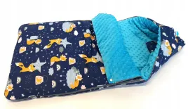 spiworek-minky-nieprzemakalny-do-wozka-na-sanki-z-otworami-wzory-lilo