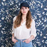 czapka-prosty-jeans-stan-nowy