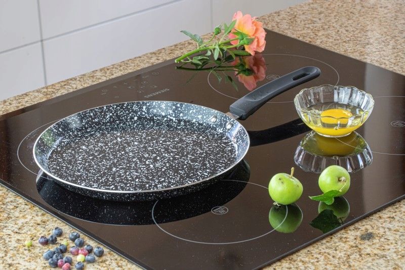 patelnia-granitowa-do-nalesnikow-26-cm-elitehoff-indukcja-gaz