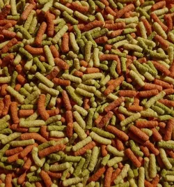 pokarm-dla-ryb-koi-sticks-mix-50l-plywajaca-karma