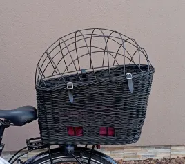 duzy-kosz-wiklinowy-na-bagaznik-dla-psa