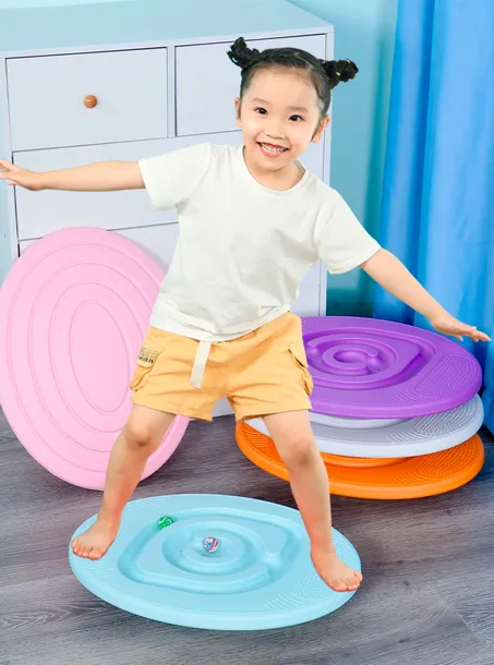 deska-do-balansowania-egg-blekitny-wiek-dziecka-3-lata