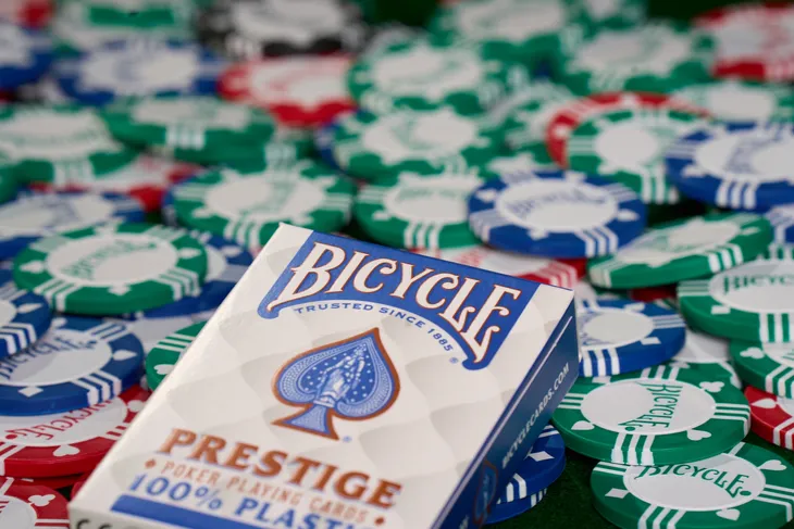 bicycle-premium-clay-poker-chips-100-8g-nazwa-premium-clay-poker-chips-100-8g-waga-z-opakowaniem-0-92-kg