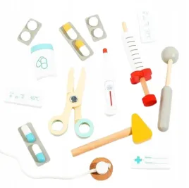 zestaw-malego-doktora-lekarz-drewniane-akcesoria-apteczka-stetoskop-w080
