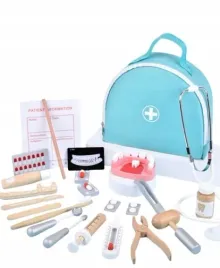 zestaw-malego-doktora-dentysta-drewniane-akcesoria-apteczka-stetoskop-w081