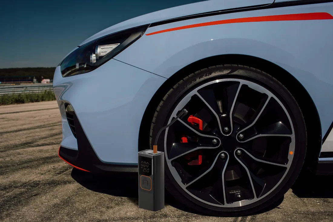 kompresor-samochodowy-pompka-akumulator-przenosna-powerbank-7500mah-usb-c-stan-nowy