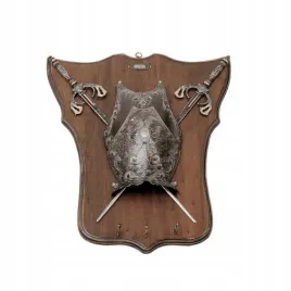 panoplia-z-napiersnikiem-i-mieczykami-ag39-b1-01