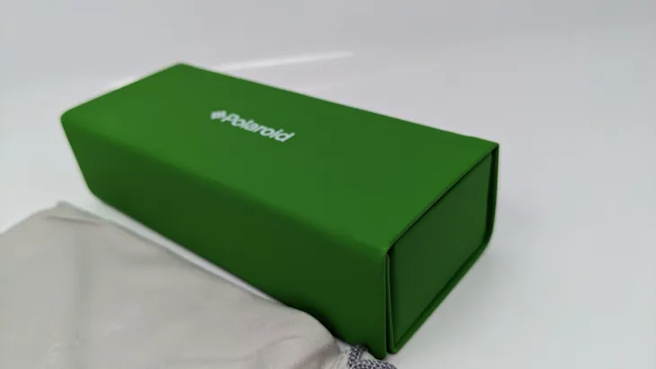 etui-do-okularow-polaroid-oryginal-kod-producenta-803989000000