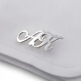 srebrne-spinki-do-mankietow-inicjaly-na-prezent