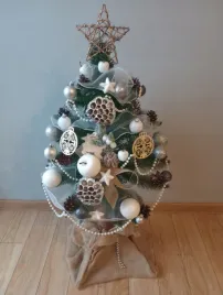 choinka-na-pniu-drzewko-bozonarodzeniowe-120-cm-piekna-ubrana-ozdobna