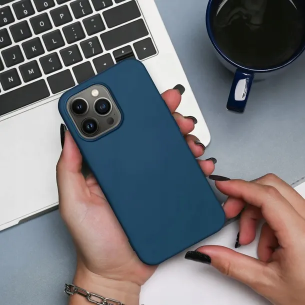 futeral-silicone-do-iphone-16-pro-max-niebieski-funkcje-pochlanianie-wstrzasow