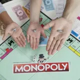 gra-planszowa-hasbro-monopoly-material-karton-plastik
