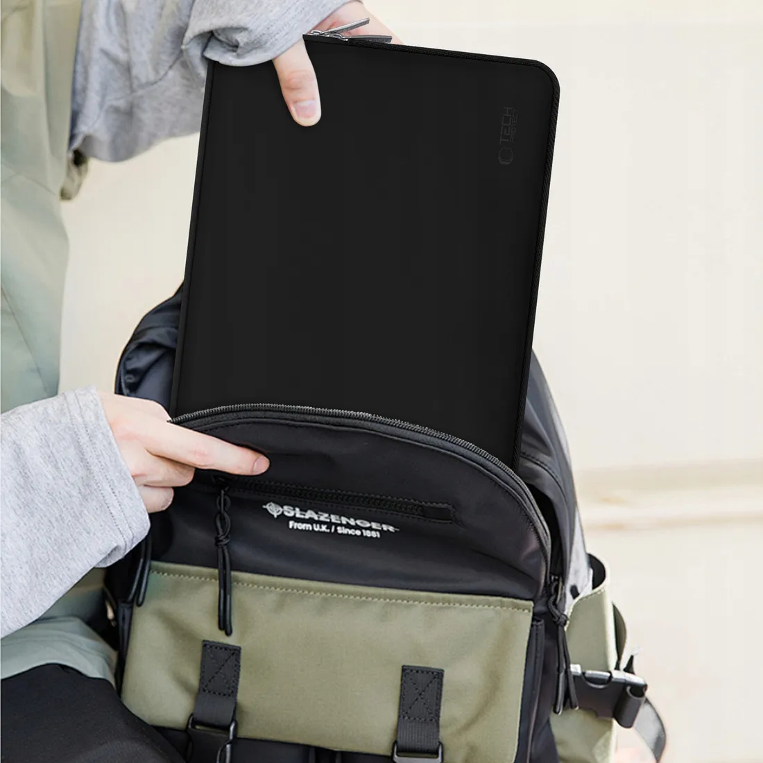pokrowiec-na-laptopa-tech-protect-1516