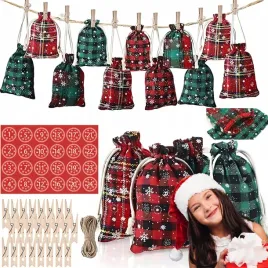 kalendarz-adwentowy-dla-dzieci-diy-woreczki-wiszacy-prezent-naklejki-zestaw