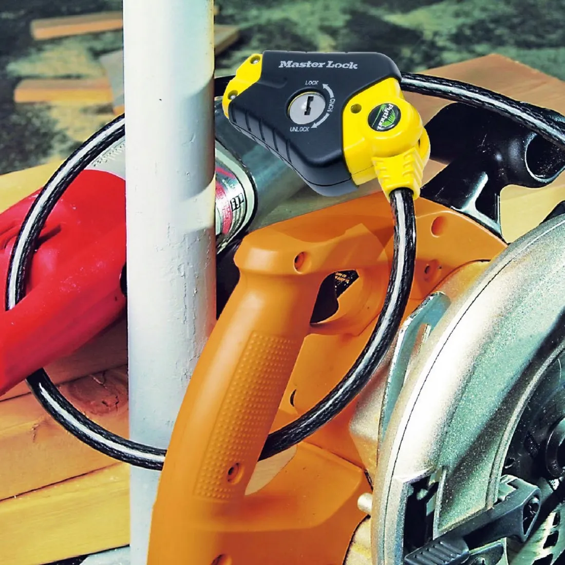 kabel-zabezpieczajacy-blokada-linkowa-masterlock-8420eurd-python-45m-stan-nowy