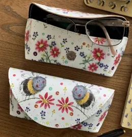 etui-na-okulary-gl01-pszczoly-i-kwiaty