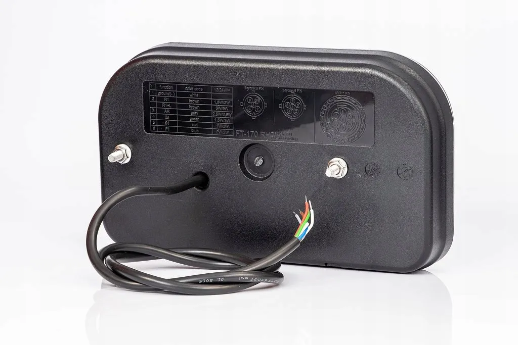 lampa-led-7-funkcyjna-zespolona-tylna-emc-e9-stan-nowy