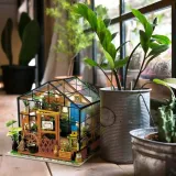 diy-miniaturowy-domek-szklarnia-wiek-dziecka-brak-informacji
