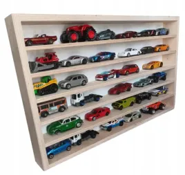 polka-na-resoraki-figurki-zabawki-gratis-50x30