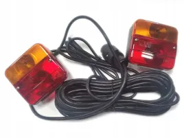zestaw-swiatel-przyczepy-95m-16m-mocowanie-na-sruby