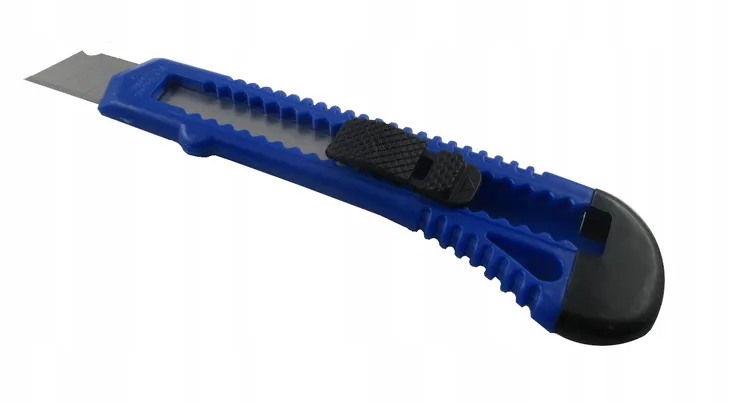 noz-do-tapet-18mm-stan-nowy-waga-z-opakowaniem-1-kg