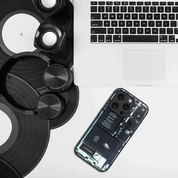 futeral-tech-do-iphone-12-wzor-1-kolor-czarny