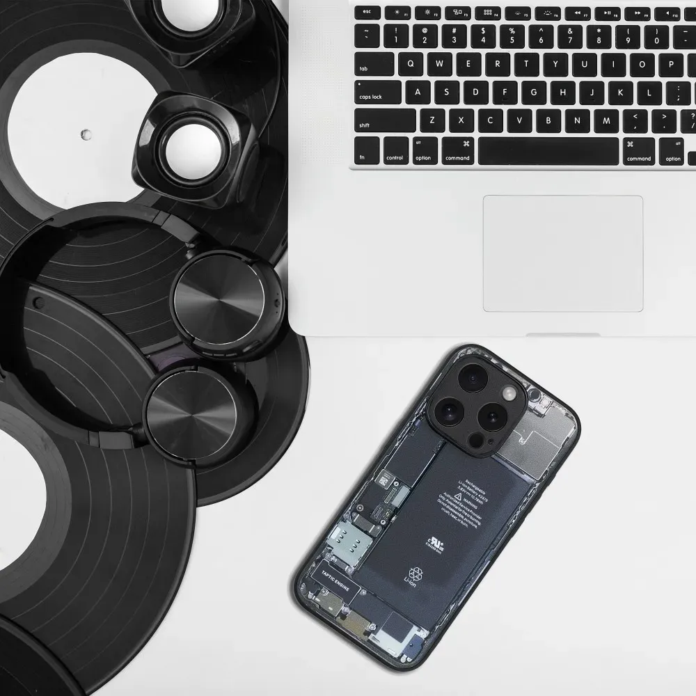 futeral-tech-do-iphone-12-wzor-2