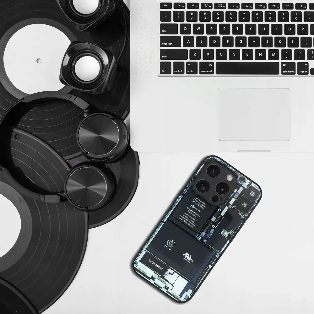 futeral-tech-do-iphone-12-pro-wzor-1