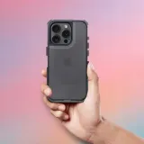 futeral-matrix-clear-do-iphone-16-czarny-typ-plecki