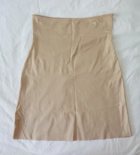 spanx-body-modelujace-open-slimplicity-camisole-r-l-material-dominujacy-nylon