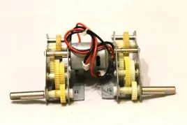 18-020-4-przekladnia-plastik-dlugie-polosie-niska