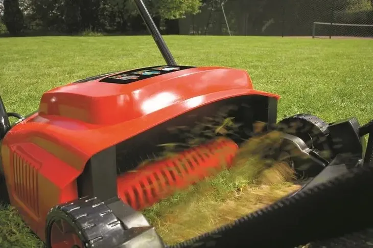 black-decker-wertykulator-600w-gd300-moc-silnika-w-600-w