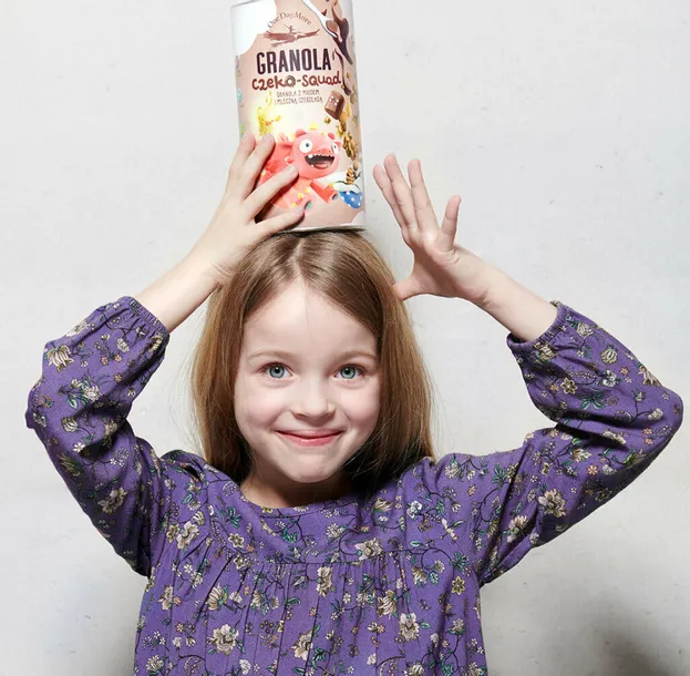 czeko-trio-squad-wyprzedaz-receptury-produkt-nie-zawiera-antyzbrylaczy-barwnikow-cholesterolu-cukru-drozdzy-glutenu-gmo-jajek-konserwantow-nabialu-oleju-palmowego-tluszczy-trans-utwardzanych-cechy-dodatkowe-ekologiczne-niesiarkowane-niski-indeks-glikemiczny-niskotluszczowe-w-czekoladzie-weganskie-wegetarianskie-wysoka-zawartosc-blonnika-wysokobialkowe