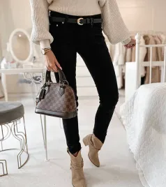 czarne-materialowe-spodnie-z-paskiem-sylvain