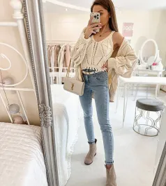 jasne-jeansy-z-przedluzonym-stanem-menilia