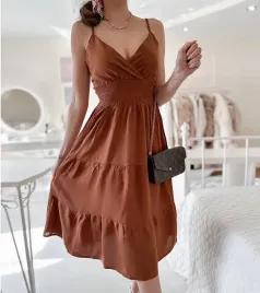 brazowa-sukienka-rozkloszowana-yvon