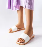 biale-gumowe-klapki-chatigny